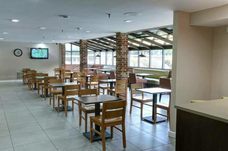 Country Inn & Suites By Radisson, Charlotte I-85 Airport, Nc Eksteriør billede